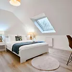 3 Bedroom With Balcony Apartmán *