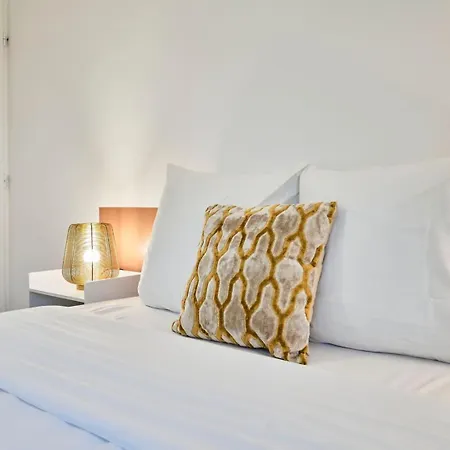 3 Bedroom With Balcony Appartement *