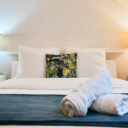 3 Bedroom With Balcony Appartement *